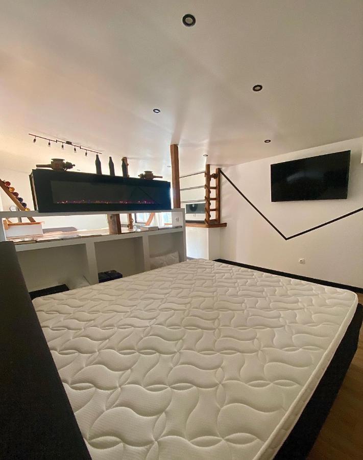 Les 3 E Bed & Breakfast Englebelmer ภายนอก รูปภาพ